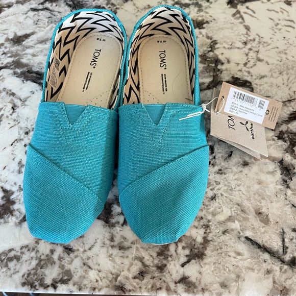 Toms Shoes - TOMS Women's Peacock Blue Slip-On Flats NEW